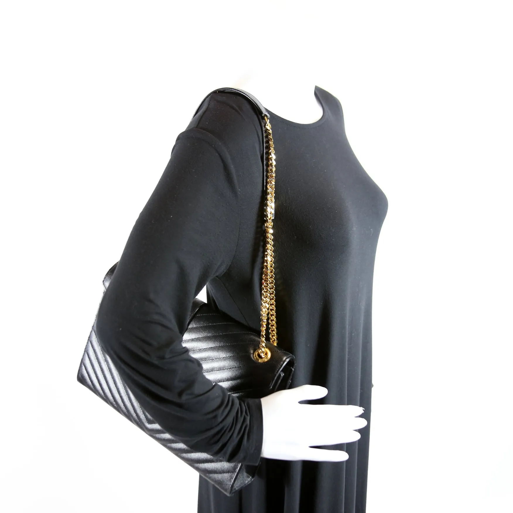 396910 Envelope Chevron Large Black