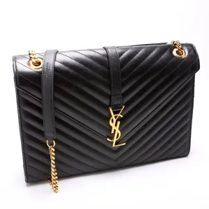 396910 Envelope Chevron Large Black